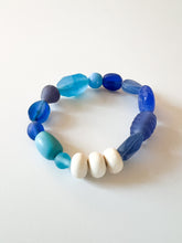 Load image into Gallery viewer, White Wood and Mixed Vintage Beads Bracelet