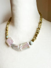 Load image into Gallery viewer, Lustre Pearl Necklace