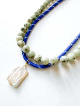 Load image into Gallery viewer, Blue Trailmix Paracord Necklace