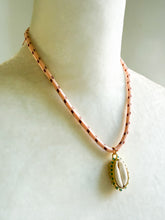 Load image into Gallery viewer, Shell Seeker Paracord Necklace