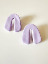 Load image into Gallery viewer, Lavender Clay Arch Earrings