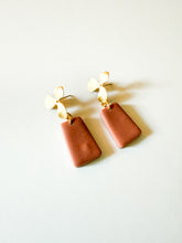 Load image into Gallery viewer, Floral Mauve Clay Drop Earrings