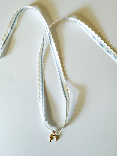 Scalloped Blue Horseshoe Wrap