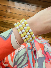 Load image into Gallery viewer, Yellow and White Acrylic Bead Bracelet