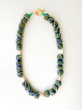 Load image into Gallery viewer, Meadow Bloom Pearl Necklace