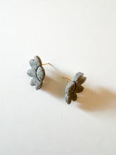 Load image into Gallery viewer, Gray Clay Floral Post Earrings