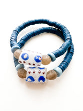 Load image into Gallery viewer, Blue Krobo and Charcoal Sea Glass Bracelet